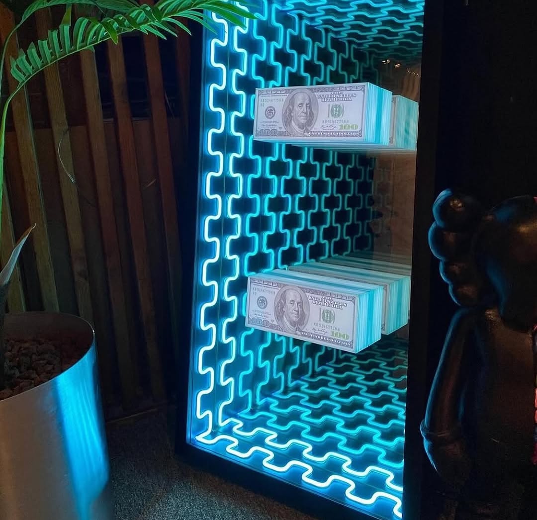 USD - Infinity Mirror