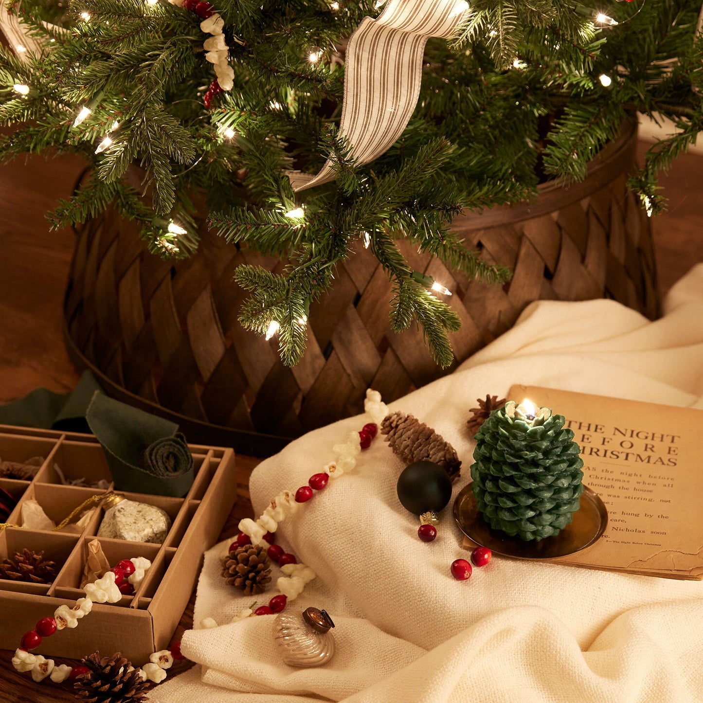Pinecone Candle